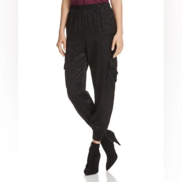 ALICE + OLIVIA DEDE SMOCKED CARGO PANTS IN BLACK SIZE LARGE - Picture 5 of 14